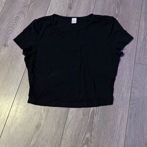tight cropped plain black tee